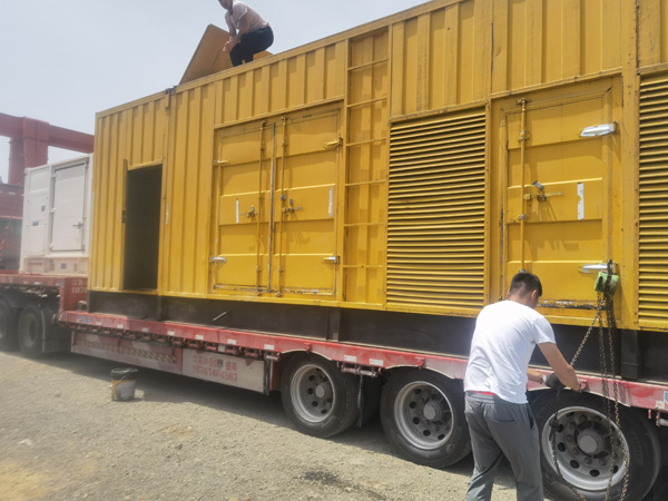 龙游除了负载情况和发动机维护，还有哪些因素会影响 200kw 柴油发电机的油耗？