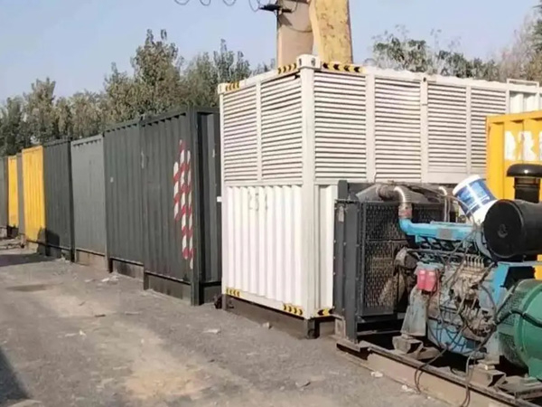 龙游200KW柴油发电机机组每小时油耗是多少？